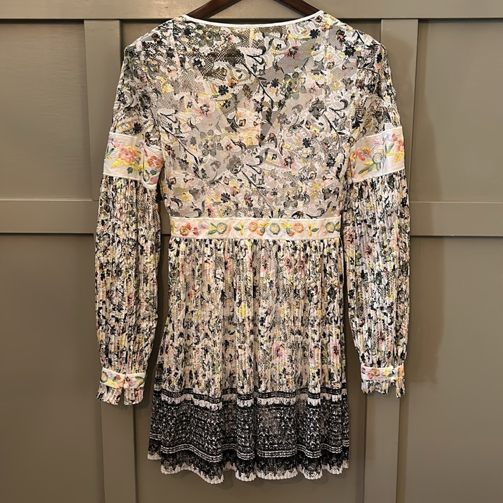 Free People Cherry Blossom Dress Embroidered Lace Long Sleeve Pleated Size 2 - Picture 9 of 13
